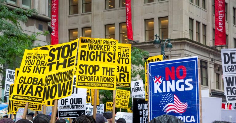 US Deports 2,300 Mexicans to Guatemala Despite Mexico Objections