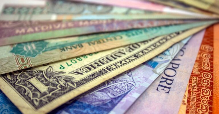 Bessent Doubles Bond Buybacks as Mortgage Rates Spike