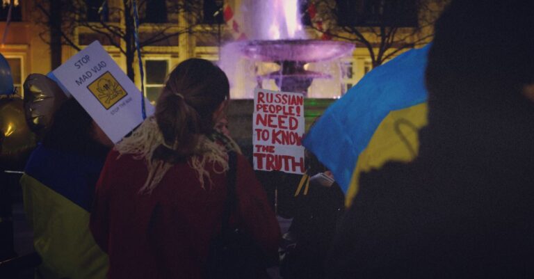 Putin Pulls Ambassador From London as Ties Freeze