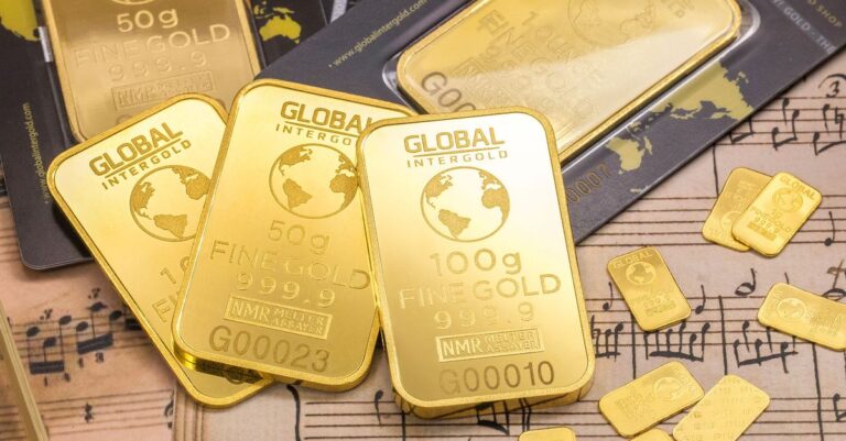 Gold Surges Past $4,600 as Treasury Doubles Bond Buybacks