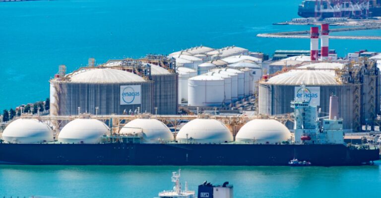 Santos Beats Profit Estimates as Barossa, Pikka Ramp Up