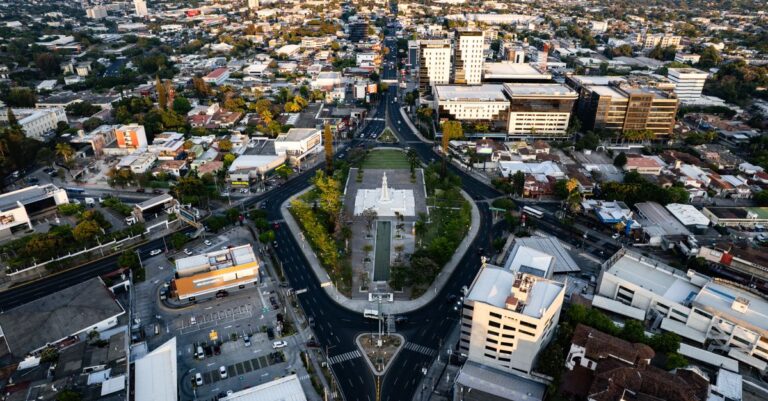 El Salvador TPS Ends September 9, Threatening 232,000 Salvadorans