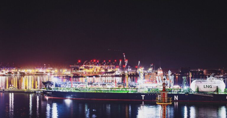 Hormuz Closure Triggers 95% Drop in Global Gas Exports