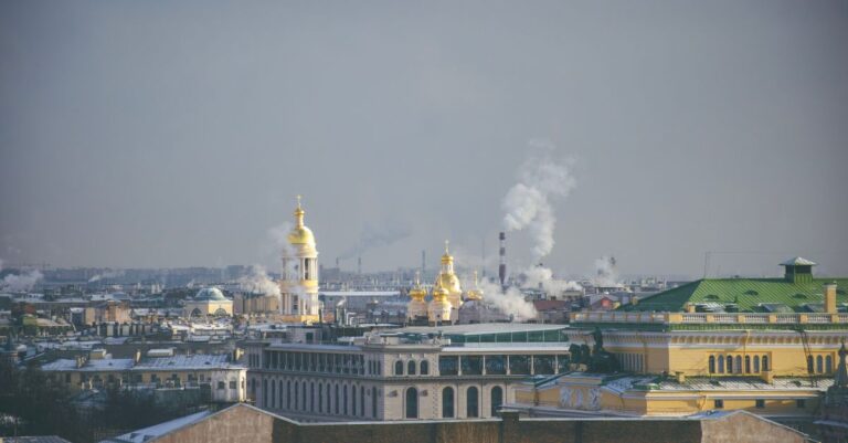Russia Kills 8 in Massive Kyiv Missile Barrage