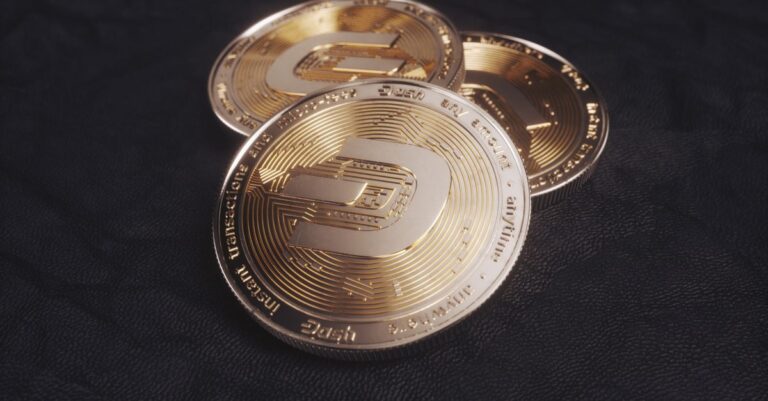 Dash Surges 44% as Privacy Coin Rally Extends to Mid-Caps