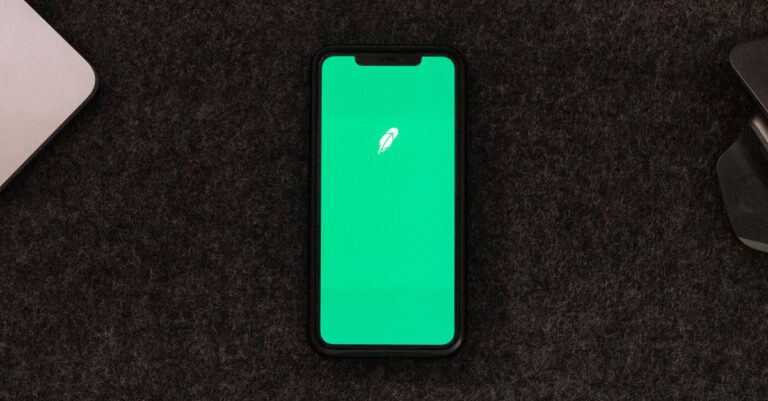 Bernstein Sees 31% Upside for Robinhood on Chain Fees