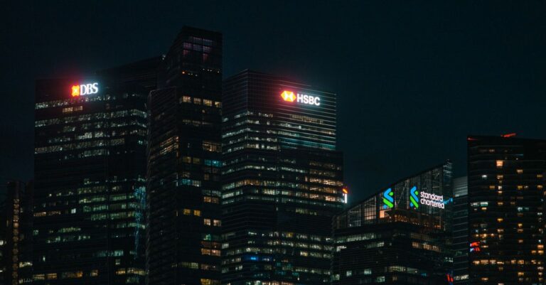 Standard Chartered Brings BTC, ETH Trading to Dubai